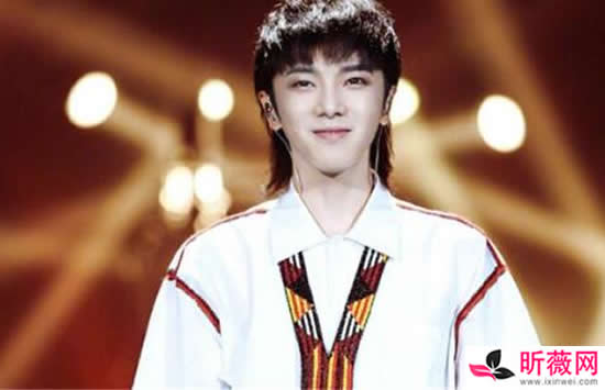 华晨宇工作室否认出轨等传闻 华晨宇张碧晨不结婚疑似另有隐情