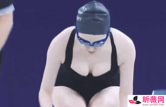 陈小纭多少岁胸有多大 陈小纭性感低胸装展现好身材 陈小纭多少岁胸有多大 陈小纭性感低胸装展现好身材