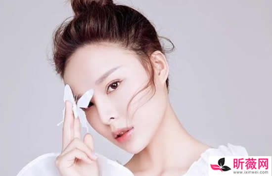 心口的疤还未结痂谁带走了谁的牵挂什么歌 歌曲《从未拥有过》演唱者及歌词完整版