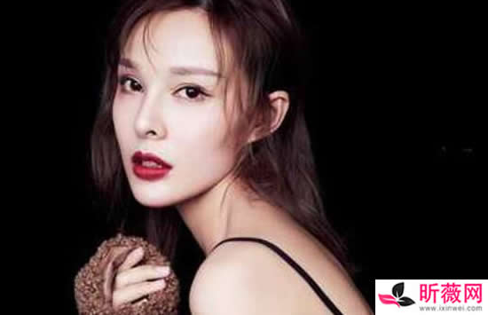 心口的疤还未结痂谁带走了谁的牵挂什么歌 歌曲《从未拥有过》演唱者及歌词完整版