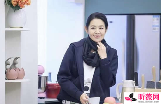 蔡卓宜为什么叫倪萍妈妈 蔡卓宜和倪萍是什么关系呢