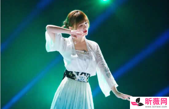 乘风破浪的姐姐阿兰个人资料简介及最新图片写真介绍 乘风破浪的姐姐阿兰个人资料简介及最新图片写真介绍