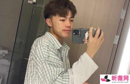 抖音我来告诉你他到底有什么秘密是什么歌 歌曲《风儿吹》演唱者及歌词完整版