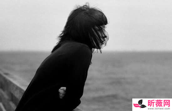 抖音你在怀疑你在叹息是什么歌 歌曲《万拒》演唱者及歌词介绍