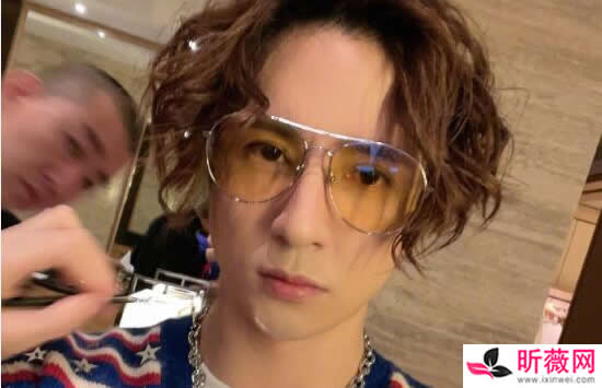 薛之谦个人资料简介及最新图片写真介绍