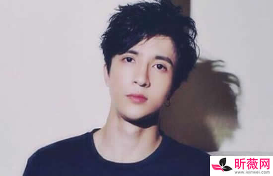 薛之谦个人资料简介及最新图片写真介绍
