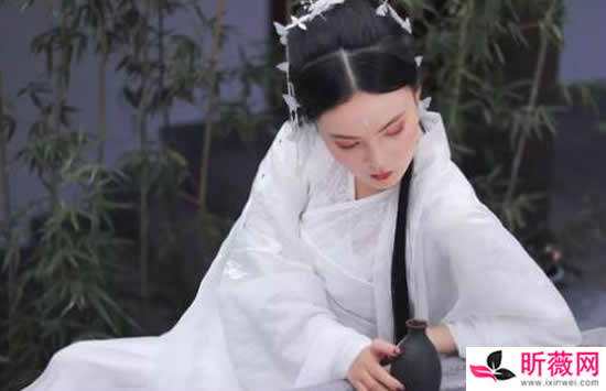 我提笔不为离愁只为你转身回眸是什么歌 歌曲《西楼别序》演唱者及歌词介绍