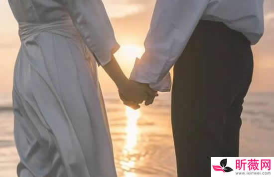 抖音我嫌弃你的偏向会让我觉得有点丧是什么歌 歌曲《偏向》介绍