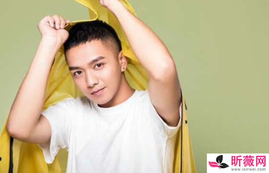 留下我一个人慢慢游是什么歌 歌曲《慢游》演唱者及歌词介绍 留下我一个人慢慢游是什么歌 歌曲《慢游》演唱者及歌词介绍