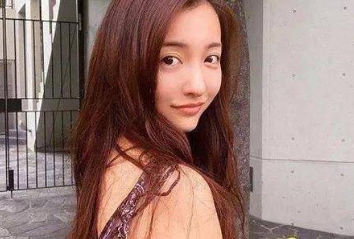 学会5招！女人让男人下不了床的技巧