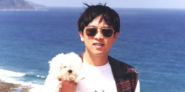 于是爱恨交错人消瘦是什么歌 于是爱恨交错人消瘦是什么歌