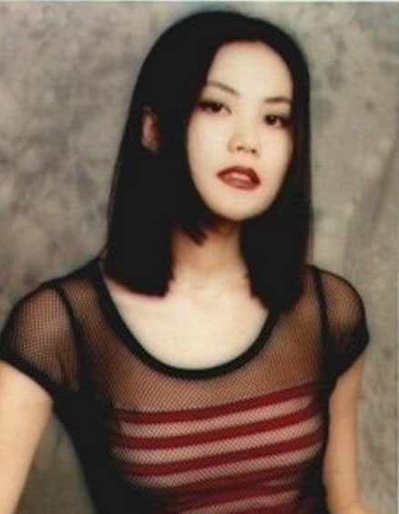 王菲年轻时的照片 20岁王菲真的好美好漂亮