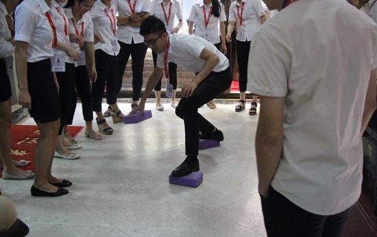 活跃气氛的70个惩罚小游戏汇总 活跃气氛的70个惩罚小游戏汇总