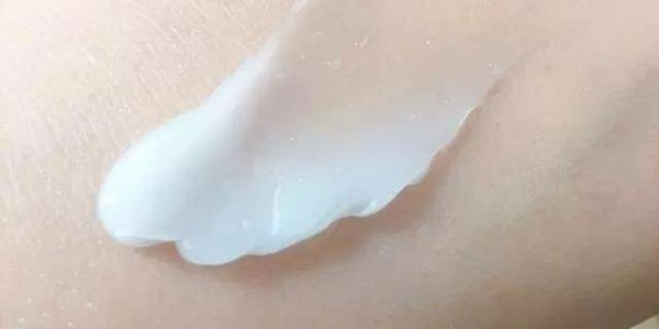 为什么涂了护手霜之后很黏？