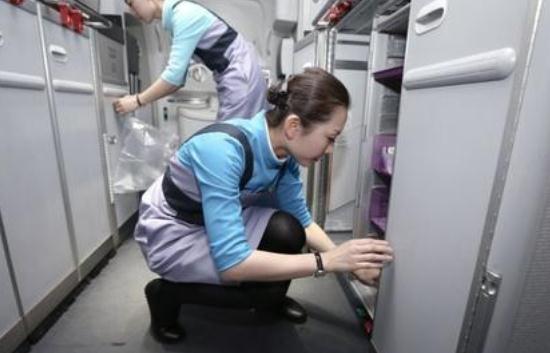 空姐的秘密?开口就有的空姐那些隐形服务 空姐的秘密?开口就有的空姐那些隐形服务