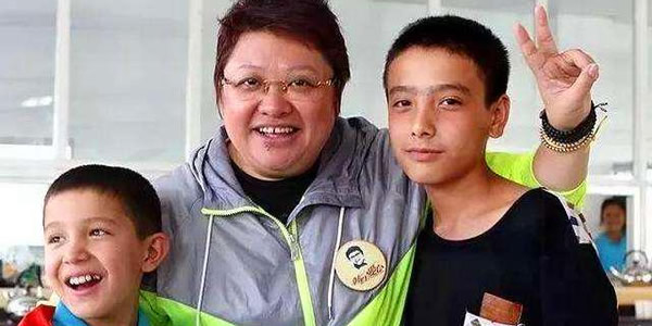 歌曲天亮了背后的故事现场 歌曲天亮了背后的故事现场