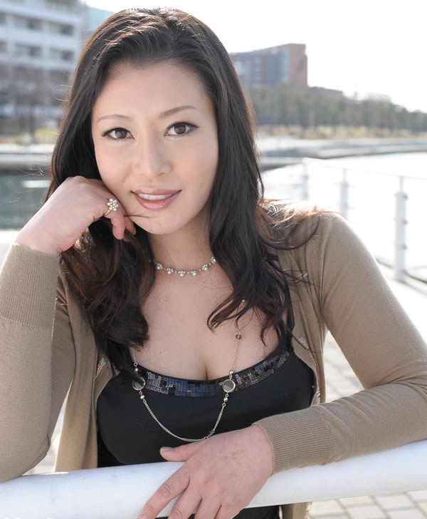 北岛玲个人资料：G罩杯北岛玲作品及写真美照