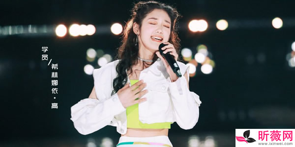 希林娜依高是混血吗 