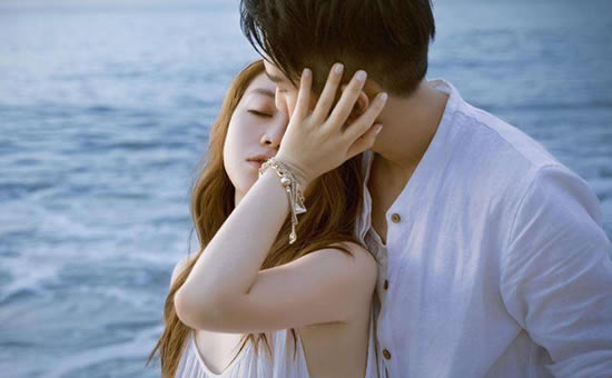 男人爱你身体不会撒谎 这些表现女人会深有体会