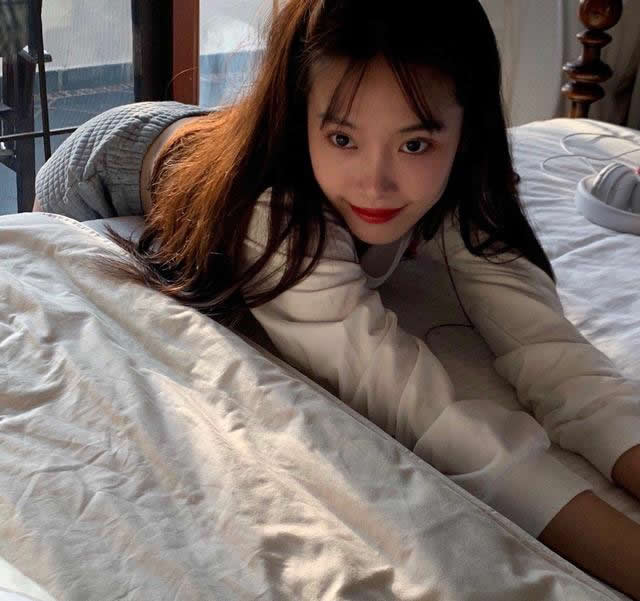 网红半藏深林泳装照，半藏深林原名及写真美照