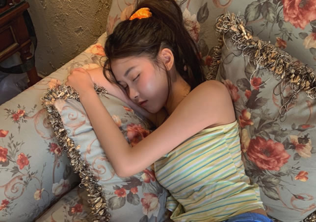 网红半藏深林泳装照，半藏深林原名及写真美照