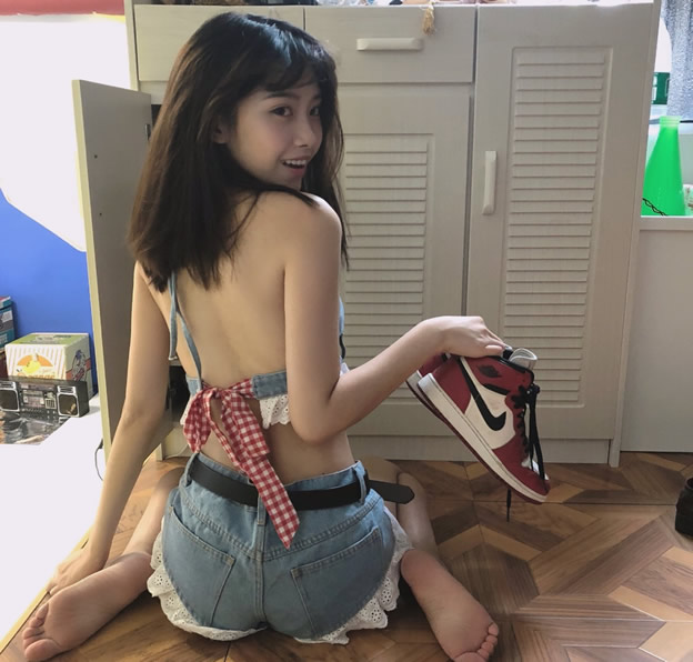 网红半藏深林泳装照，半藏深林原名及写真美照