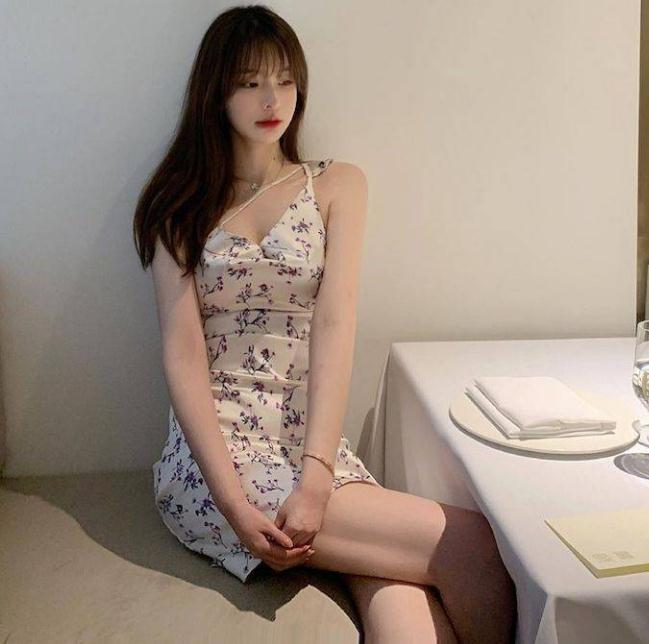 luna短上衣让纤腰外露，越看越迷人