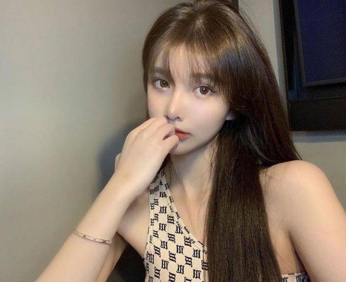 luna短上衣让纤腰外露，越看越迷人