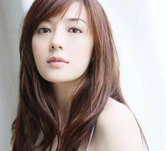 胸大女明星：图片胸最大的女星合集图