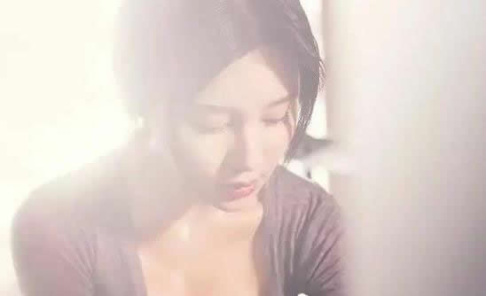 胸大女明星：图片胸最大的女星合集图