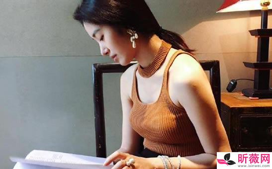 杨采钰的老公是谁：杨采钰个人资料经历及写真