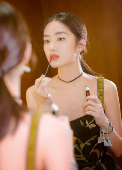 杨采钰的老公是谁：杨采钰个人资料经历及写真