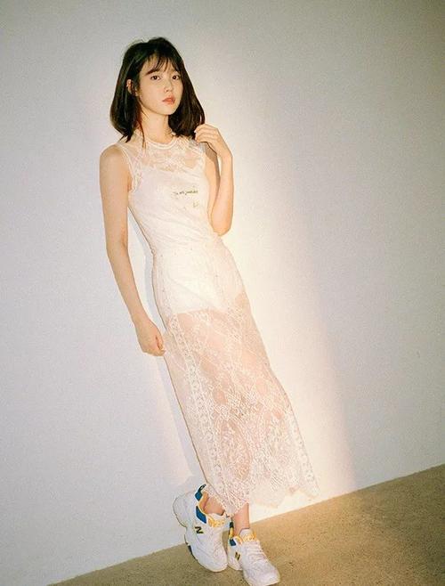 李知恩图片：韩国IU和银赫的照片事件真相是什么