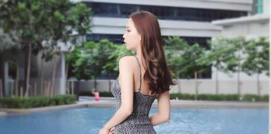 沛妤Pei Yu骑马照片，身材完美曲线写真美照