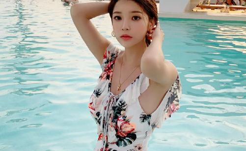 男人为什么迷恋胸：一个为什么男人喜欢胸的完美解释