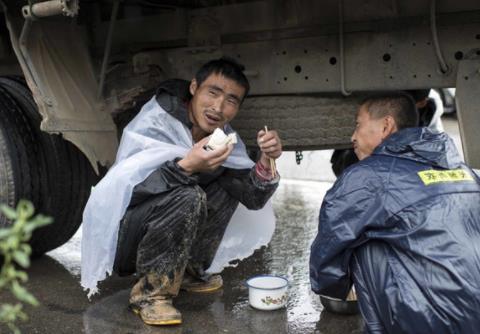 农民工午餐现状调查：直击农民工午餐图片