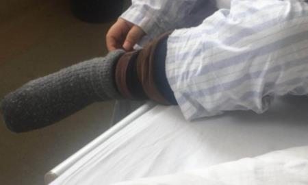 夏天竟穿8件毛衣：34度的高温夏天穿毛衣的背后