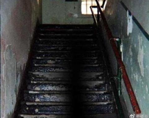 有人拍到了末影人：拍到黑影的恐怖照片