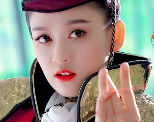 陈乔恩穿连体牛仔衣:身穿牛仔裤,绑着可爱的辫子 陈乔恩穿连体牛仔衣:身穿牛仔裤,绑着可爱的辫子