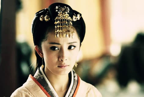 杨幂丫鬟时期颜值:丫鬟逆袭超主角女星盘点(图) 杨幂丫鬟时期颜值:丫鬟逆袭超主角女星盘点(图)