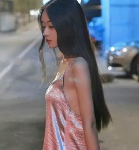 女人这处发红说明她想要你:女人爱上你的15种表现 女人这处发红说明她想要你:女人爱上你的15种表现