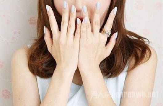 女人哪些细节暗示她想睡你