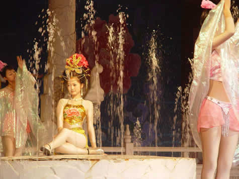 杨贵妃每天洗三次澡的真相竟是…不为人知的苦衷 杨贵妃每天洗三次澡的真相竟是…不为人知的苦衷