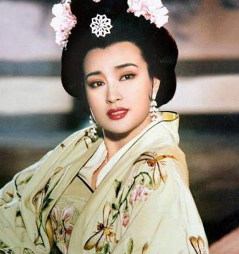 刘晓庆资料素颜照：刘晓庆简介,刘晓庆年轻时照片