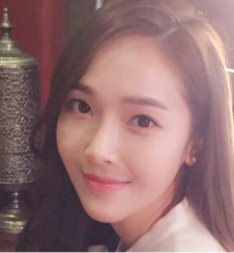 郑秀妍整容后更美了：郑秀妍整容前后照对比（图）