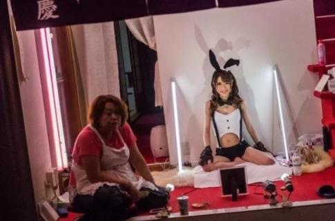 日本红灯区：图片记录日本红灯区啥样子（图）