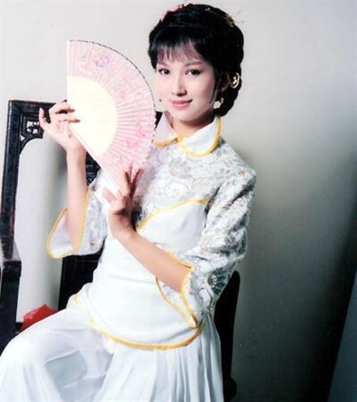赵雅芝昔日旧照美照欣赏赵雅芝资料简介图