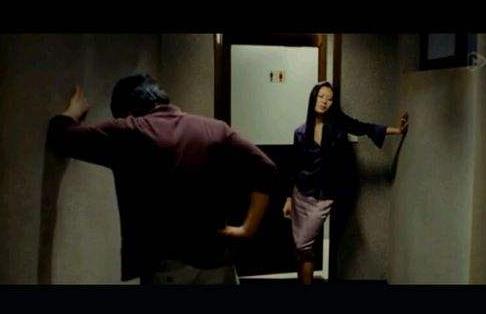 女教授的隐秘魅力 电影:女教授的隐秘魅力剧情剧照 女教授的隐秘魅力 电影:女教授的隐秘魅力剧情剧照