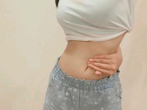 肚脐眼看富贵命(相术解读) 肚脐眼看富贵命(相术解读)