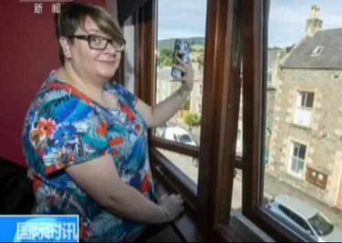 女子拍摄闪电被击中：万幸被手机壳救一命